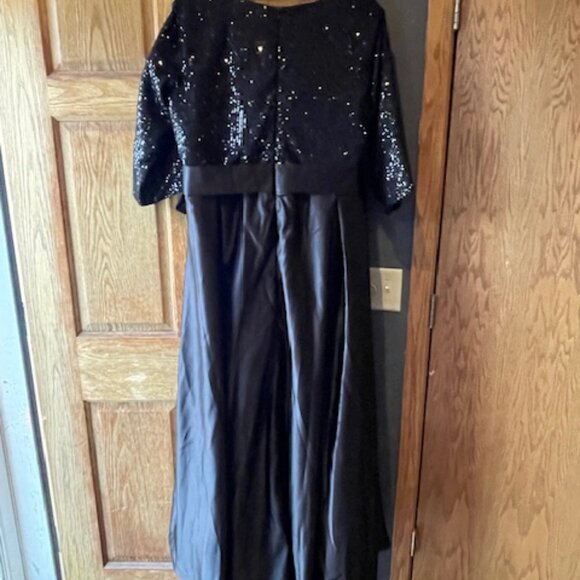 Black 28W Plus Size Sequined Satin Formal Dress - Picture 3 of 5